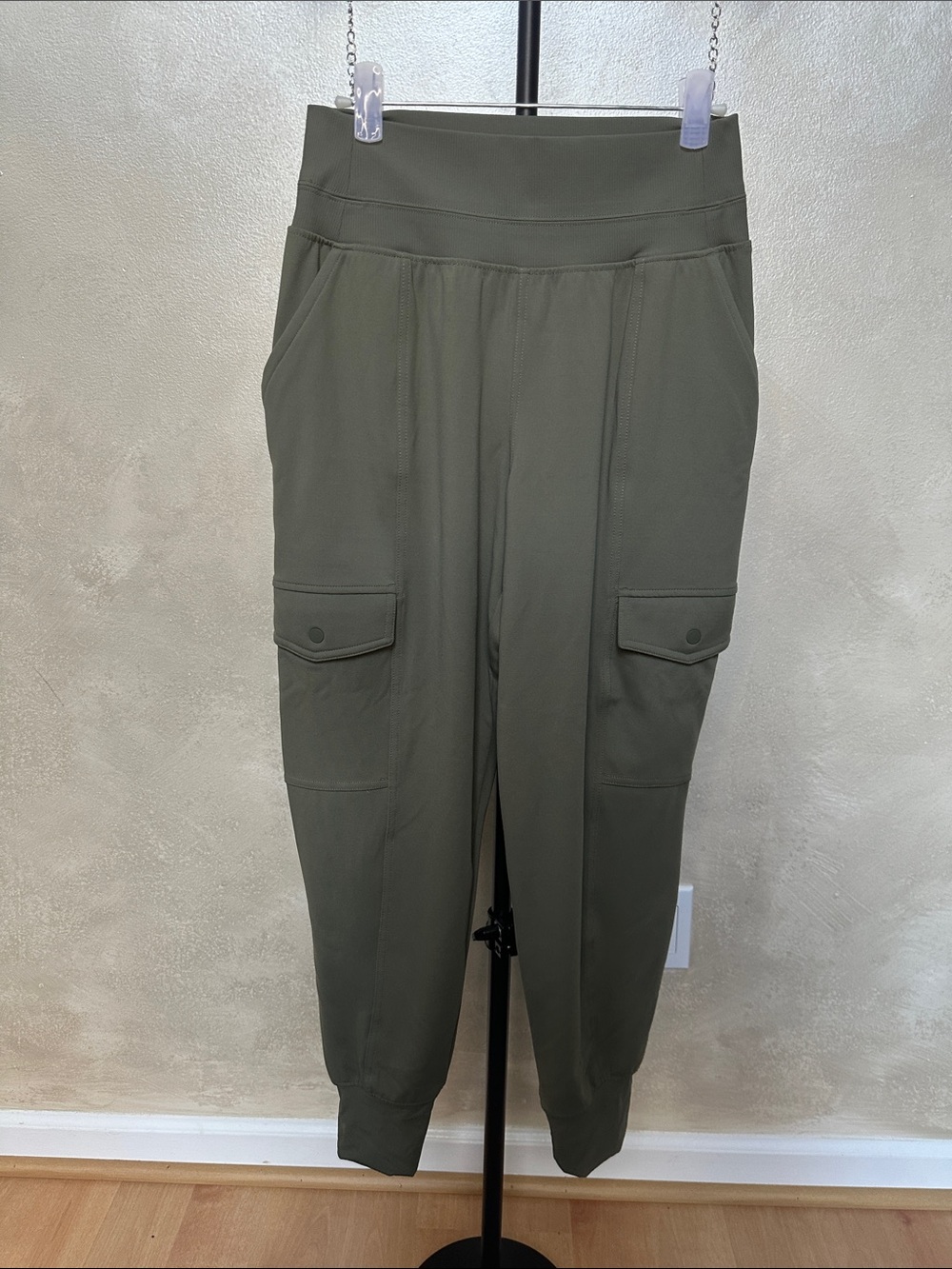 Athleta Venice High Rise Cargo Jogger sizeMedium - Picture 2 of 10